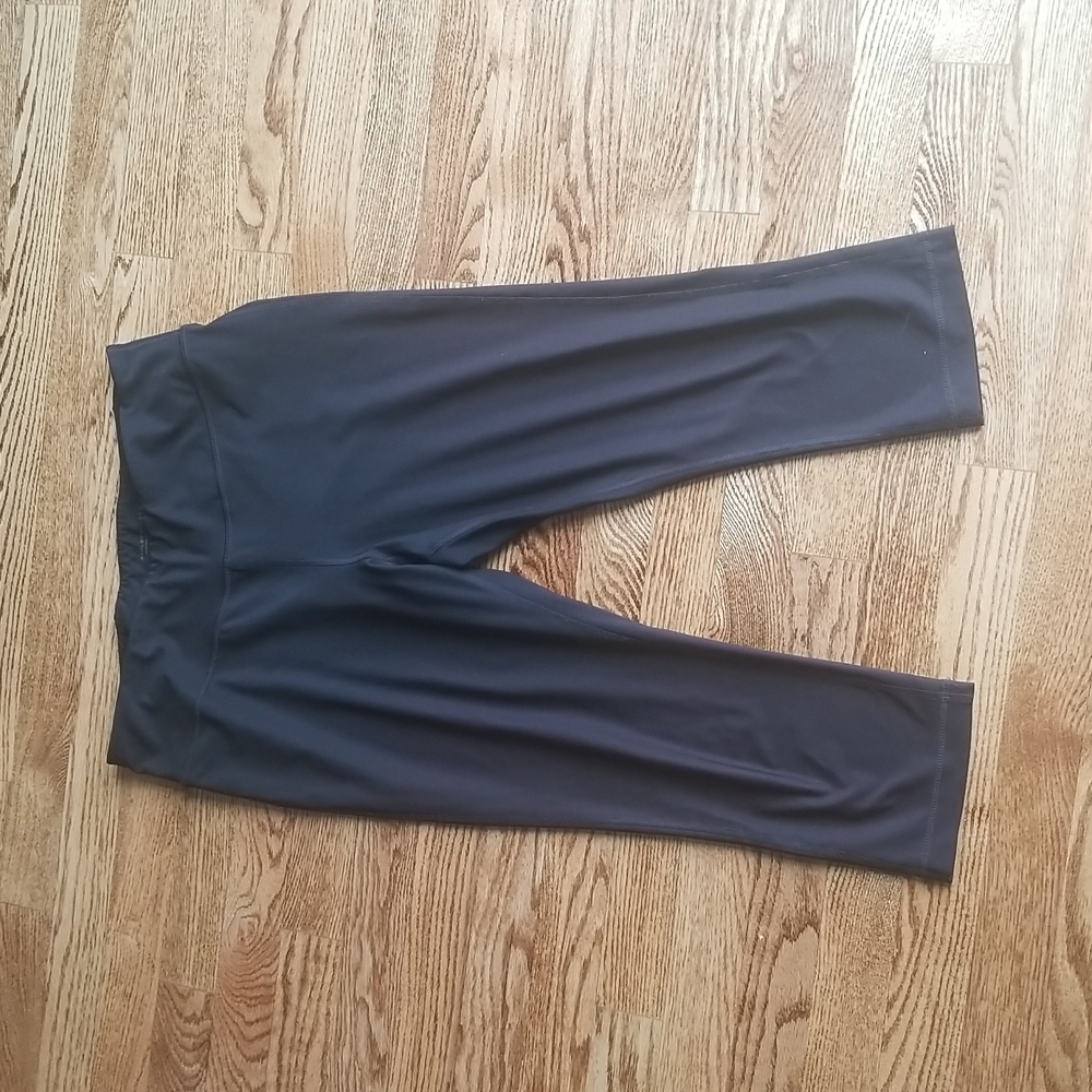 (L) Athletic Works Fitted Cropped Leggings Dri-More Tech Sporty Running